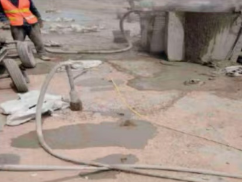 元门乡水泥混凝土路面板底注浆技术 路面脱空注浆整治方案